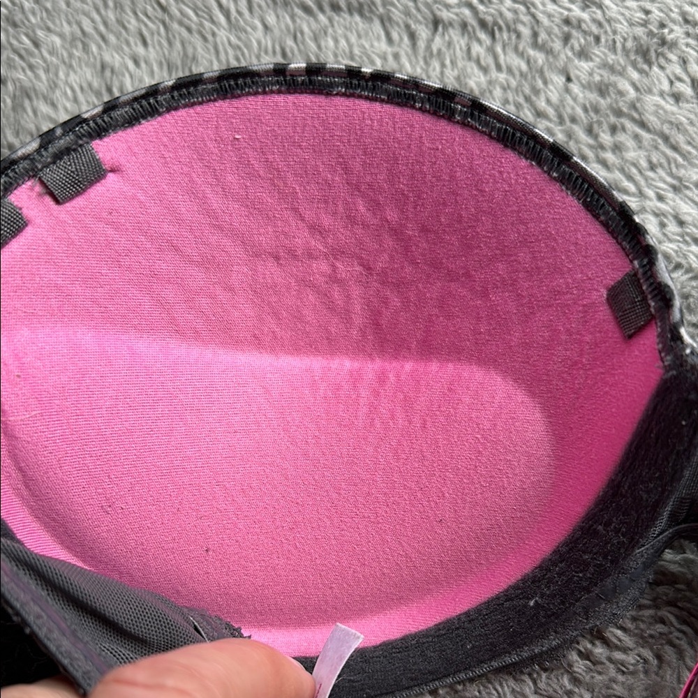Victoria's Secret Gray and Black Molded Cup Bra - Picture 5 of 6